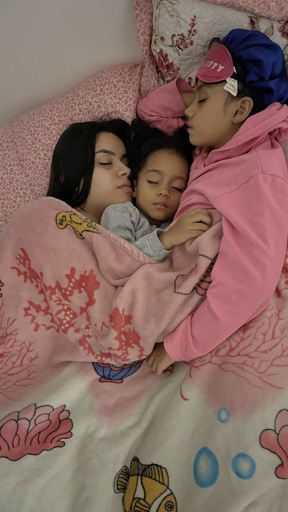 As três dormindo juntas